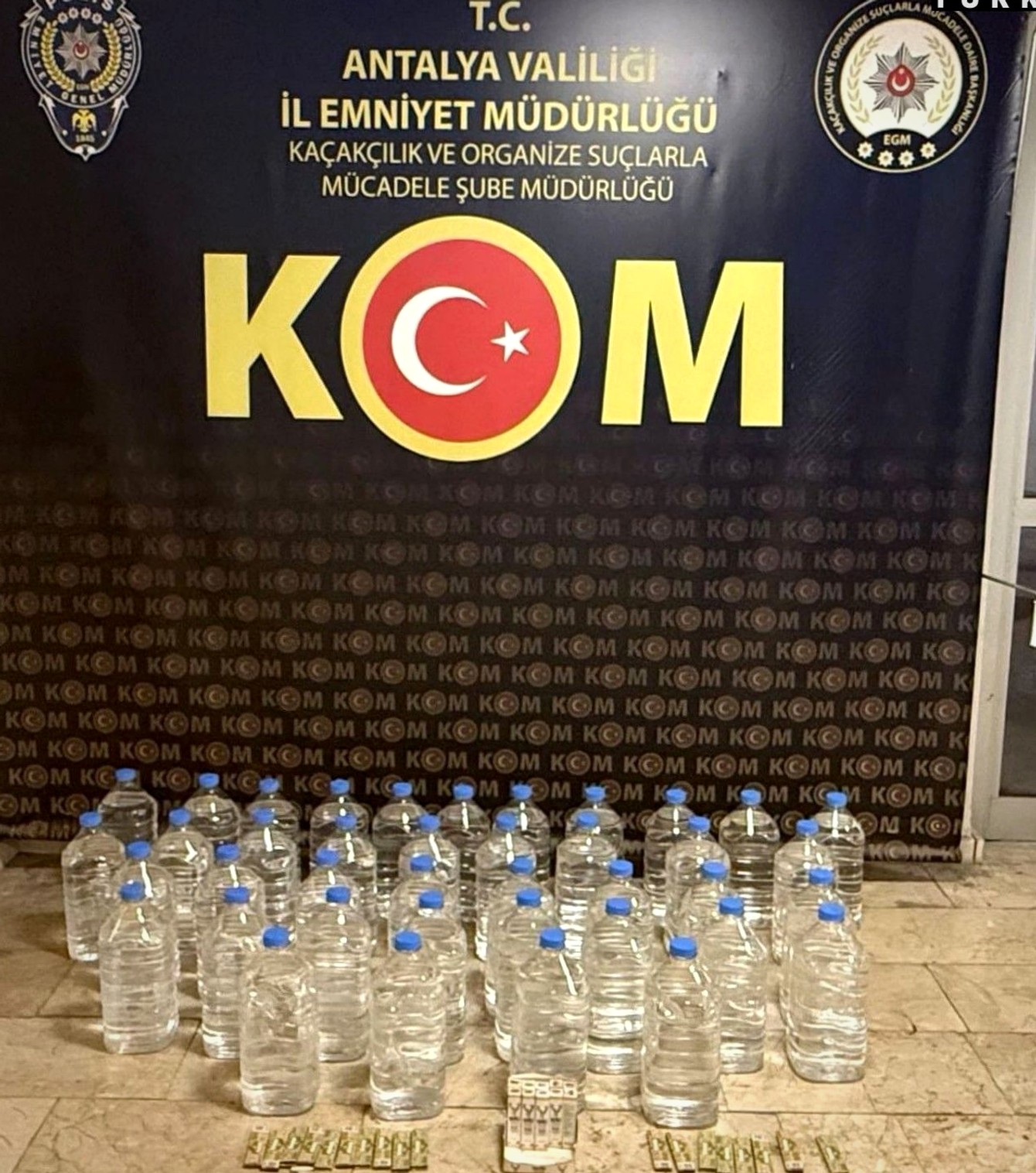 Antalya’da dört ilçede kaçakçılık operasyonu: 3 tutuklama