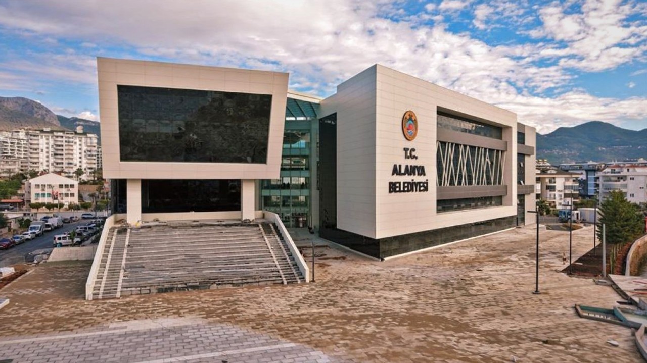 Alanya’da belediye araçları satış ihalesine konu oluyor